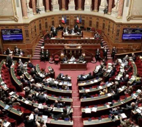 Concentration des médias: la commission d’enquête du Sénat pousse à la modernisation des règles