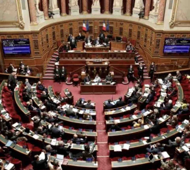 Concentration des médias: la commission d’enquête du Sénat pousse à la modernisation des règles