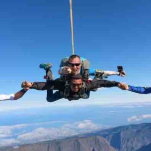 France TV : «Les parachutistes de l’île intense» sur La1ere.fr et sur France 3 lundi 25 avril