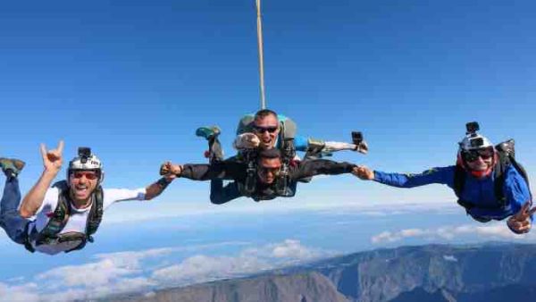France TV : «Les parachutistes de l’île intense» sur La1ere.fr et sur France 3 lundi 25 avril
