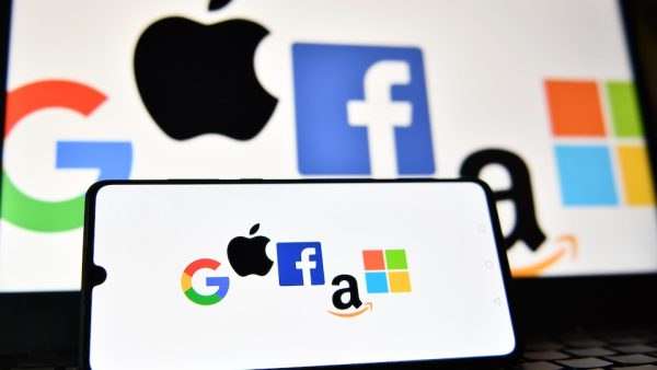 Les plateformes numériques s’engagent à durcir la lutte contre la désinformation