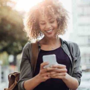 Aux Antilles-Guyane et à La Réunion, les trois quarts des habitants se connectent tous les jours à internet