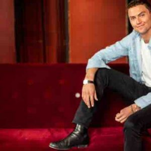 Lumni propose la nouvelle websérie «Les femmes chez Molière, ni précieuses ni ridicules!» avec Louis Peres