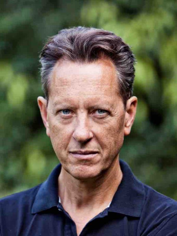 Richard E. Grant au générique de «Nautilus», une nouvelle série européenne Disney+ inspirée de l’œuvre de Jules Verne