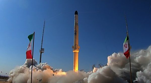 Iran : le ministère de la Défense teste une nouvelle fois un lanceur de satellite