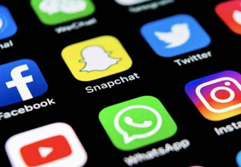 La Cour suprême américaine suspend une loi texane qui restreint les marges de manoeuvre éditoriales des réseaux sociaux