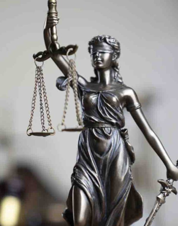Le procès de l’assassinat de l’ancien dirigeant australien de Warner Music, Peter Ikin, s’est ouvert lundi devant la cour d’assises de Paris
