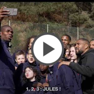 Les Bleus au service de l’éducation numérique avec Orange