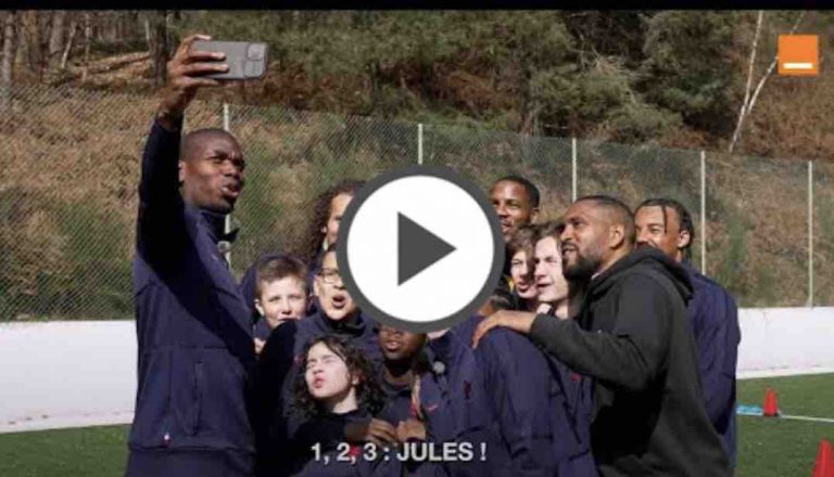 Les Bleus au service de l’éducation numérique avec Orange