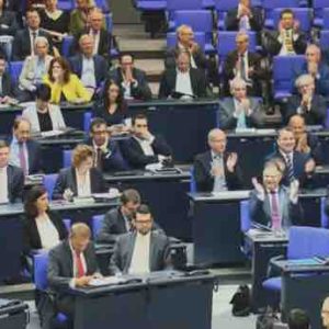 Public Sénat : le documentaire inédit «Extrême droite : la fin d’un tabou allemand» samedi 25 juin à 21h00