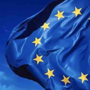 Smartphones: l’UE impose un chargeur unique dès 2024