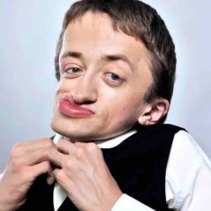 Ils sont stars des réseaux sociaux et parlent avec humour de leur handicap