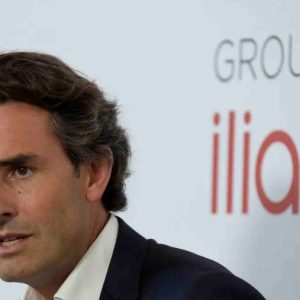 Le patron du groupe Iliad/Free plaide pour accélérer la fin du cuivre afin de contribuer aux économies d’électricité demandées par le gouvernement