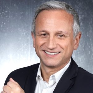 L. STAN (H2O Productions) : «Nous préparons avec Cyril Hanouna des Prime avec des personnalités du monde de la culture»