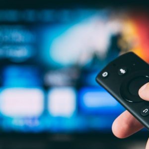 Télévision : les téléspectateurs mécontents au sujet des heures de diffusion des programmes de début de soirée, note l’Arcom