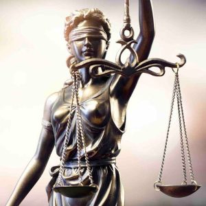 Biopic sur Florence Arthaud: un référé intenté par la fille de la navigatrice rejeté par le tribunal judiciaire de Paris