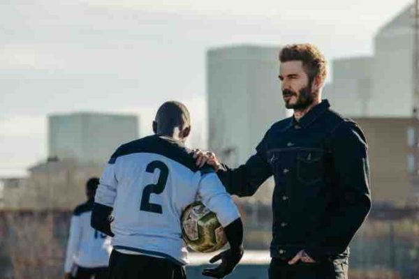 Disney+ : la série documentaire britannique originale «S.O.S. BECKHAM» dès le 9 novembre