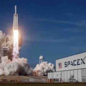 SpaceX veut proposer les services de connexion à internet via sa constellation de satellites Starlink (Musk)