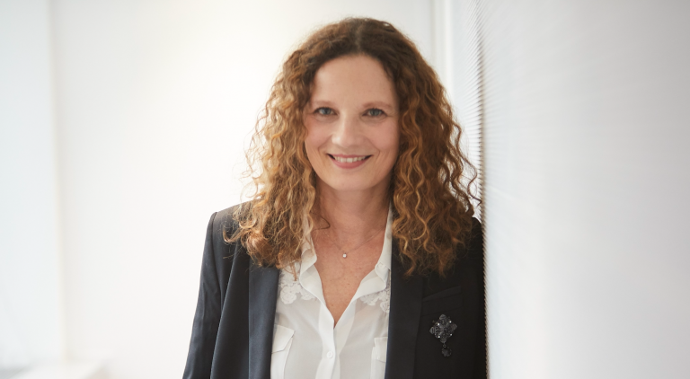 C. SCHÖFER (Paris Première) : «Nous travaillons sur une nouvelle émission de débat»