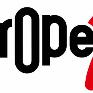 Europe 2 dévoile sa nouvelle identité visuelle : première étape avant une rentrée en scène imminente !