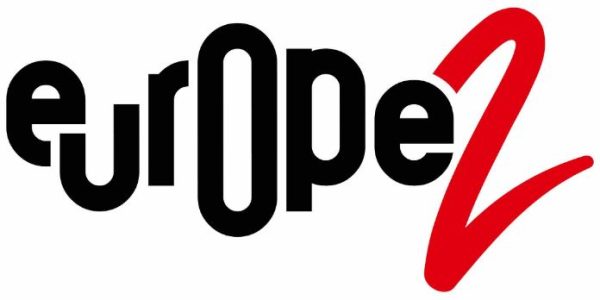 Europe 2 dévoile sa nouvelle identité visuelle : première étape avant une rentrée en scène imminente !