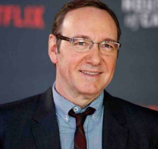 Kevin Spacey réfute les nouvelles accusations avant la diffusion du documentaire «Spacey Unmasked» 