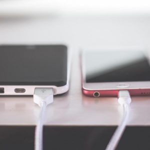 Batteries de smartphones : course à l’innovation entre les principaux fabricants