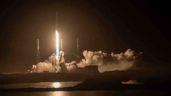 Succès du lancement du satellite EUTELSAT 10B pour de nouveaux services de connectivité aérienne et maritime
