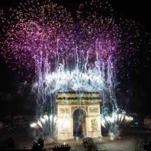 BFMTV : soirée spéciale nouvel an sur les champs-Elysées