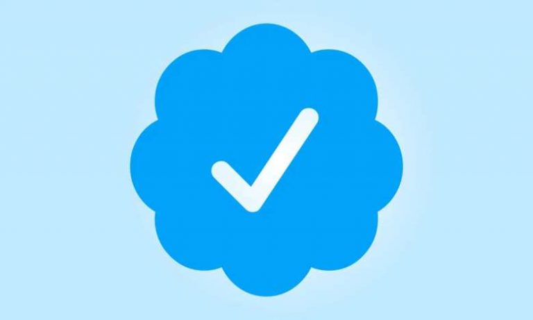 Coches de bleues de Twitter : jamais deux sans trois