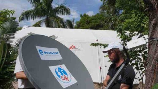 Eutelsat renouvelle son soutien à Télécoms Sans Frontières et devient mécène de l’ONG