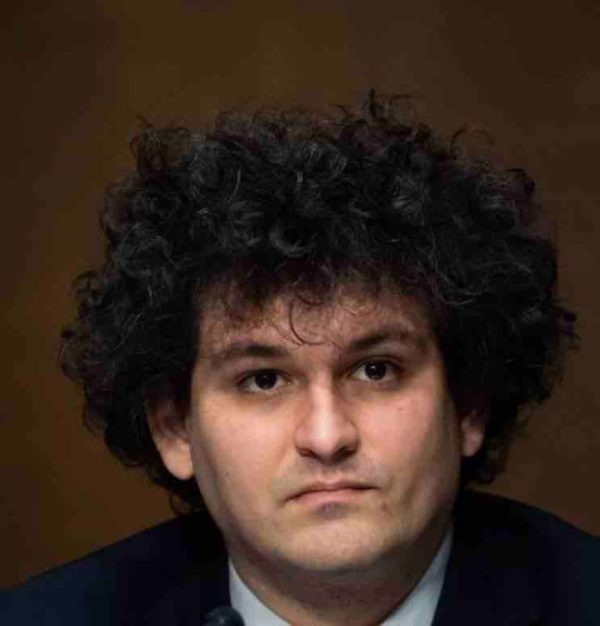 Cryptomonnaies: Sam Bankman-Fried, de la gloire à la prison
