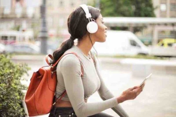 Plus de 170 millions de podcasts français écoutés ou téléchargés dans le monde en mai 2024