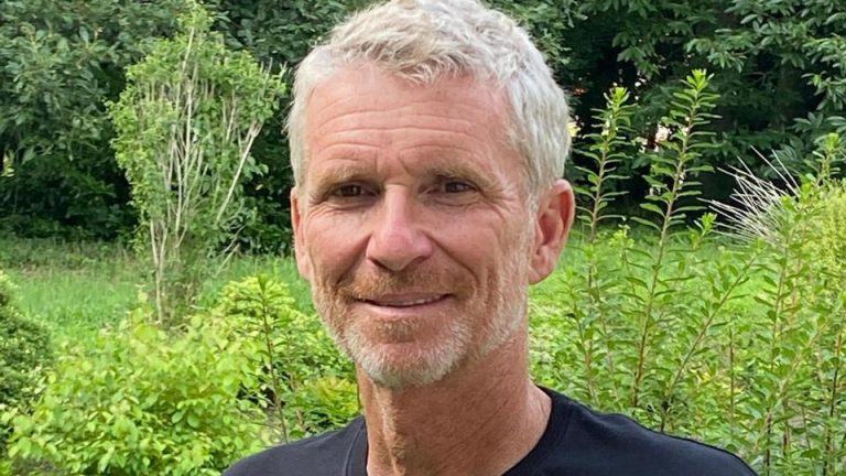 Denis Brogniart présente ses «excuses» après des comportements déplacés