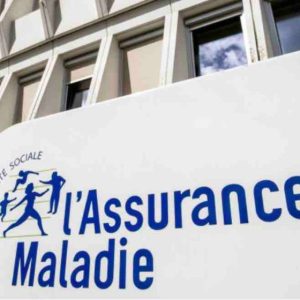 Escroquerie aux SMS de l’Assurance maladie: 5 personnes mises en examen à Paris