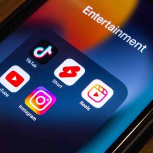 Les plateformes de partage de vidéos en Europe: comment réglementer la publicité en ligne et se protéger contre les contenus préjudiciables et illicites ?