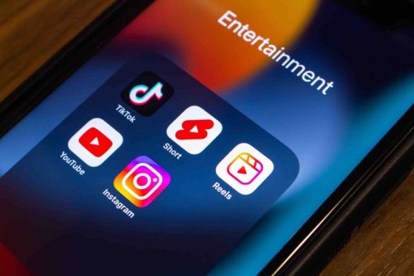 Les plateformes de partage de vidéos en Europe: comment réglementer la publicité en ligne et se protéger contre les contenus préjudiciables et illicites ?