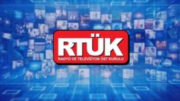 Séisme : le Haut conseil turc de l’audiovisuel (RTUK) sanctionne trois chaînes de télévision ayant critiqué le pouvoir