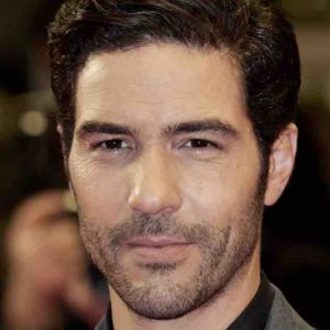 Tahar Rahim interprètera Charles Aznavour dans un biopic au cinéma l’an prochain