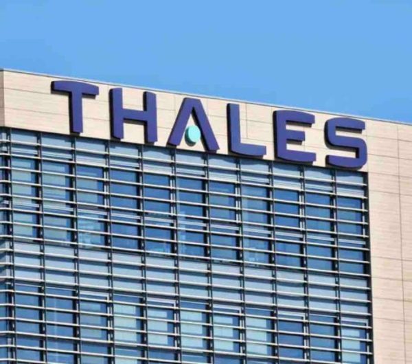 Thales prévoit de recruter plus de 12.000 salariés dans le monde en 2023, dont 4.000 créations de postes