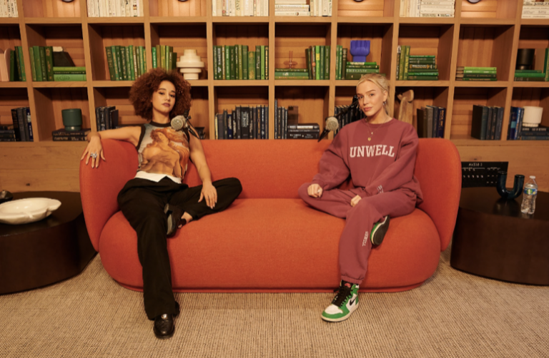 Spotify réunit Lena Situations et Alex Cooper dans un nouvel épisode de «Canapé Six Places»