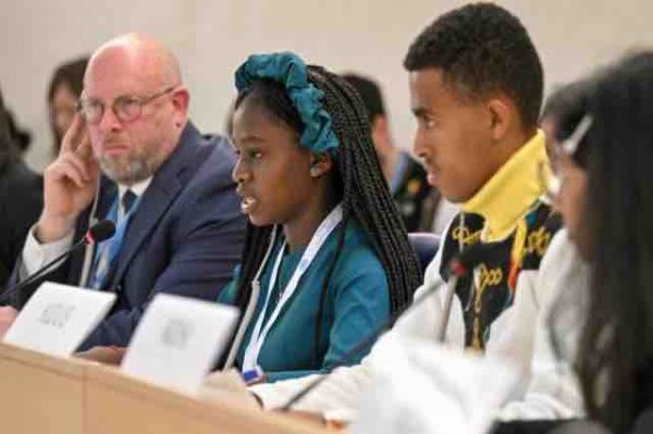 Des enfants dénoncent les inégalités numériques devant le Conseil des droits de l’Homme de l’ONU