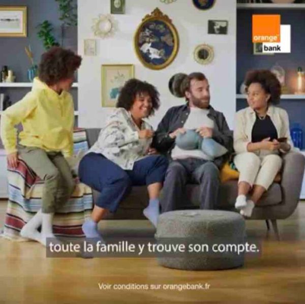 Mozoo pour Orange Bank : quand les publicités sociales s’invitent sur le petit écran