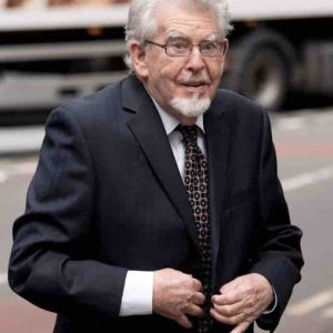 Décès de l’Australien Rolf Harris, ancien animateur vedette de la BBC, condamné en 2014 pour pédocriminalité