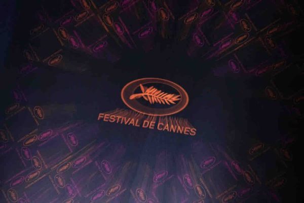 Les conditions de travail au cinéma font irruption à Cannes