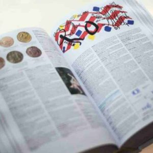 «Métavers» et «infonuagique» entrent dans les nouvelles éditions des dictionnaires Larousse et Le Robert