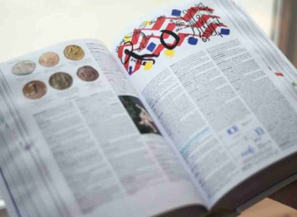 «Métavers» et «infonuagique» entrent dans les nouvelles éditions des dictionnaires Larousse et Le Robert