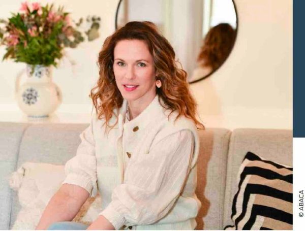 RMC Story : Lorie Pester, incarnante de la nouvelle collection de documentaires «Brisons le tabou !»