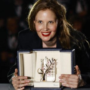 Justine Triet, lauréate de la Palme d’Or, crée la polémique