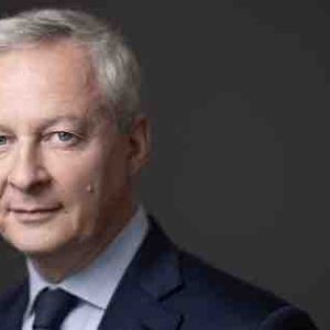 Bruno Le Maire exhorte l’Union européenne à privilégier l’innovation en IA avant de la réguler 